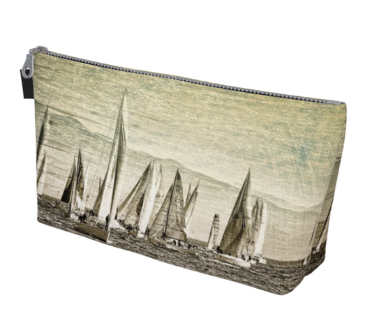Yacht Race Makeup Travel Bag: Sleek Nautical-Inspired Cosmetic Case