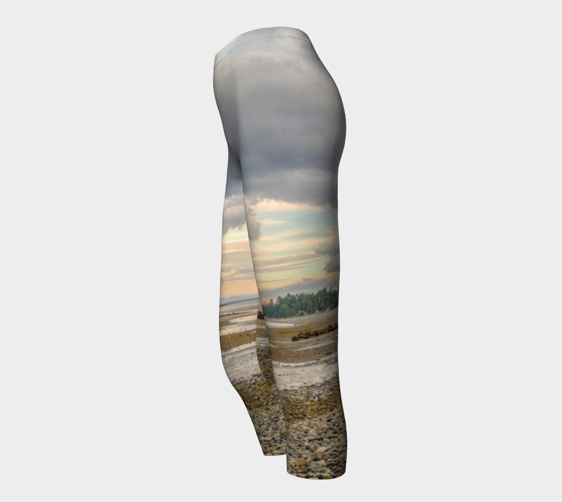 Miracle Beach Capris by Roxy Hurtubise side
