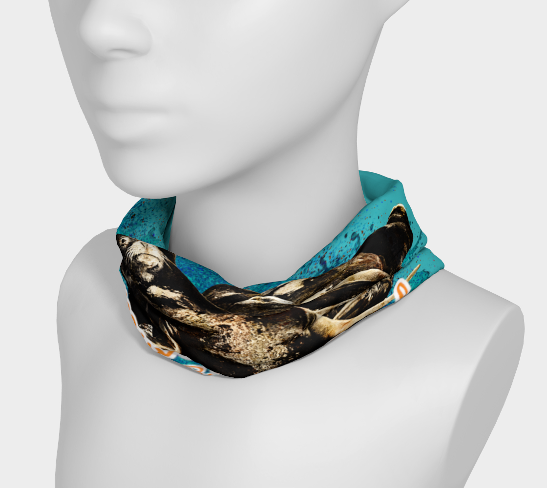 wear  the whats up sea lions as a neck gaiter