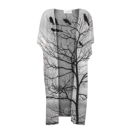 All over print short sleeve kimono wrap.  Print is of Crows sitting in a tree.