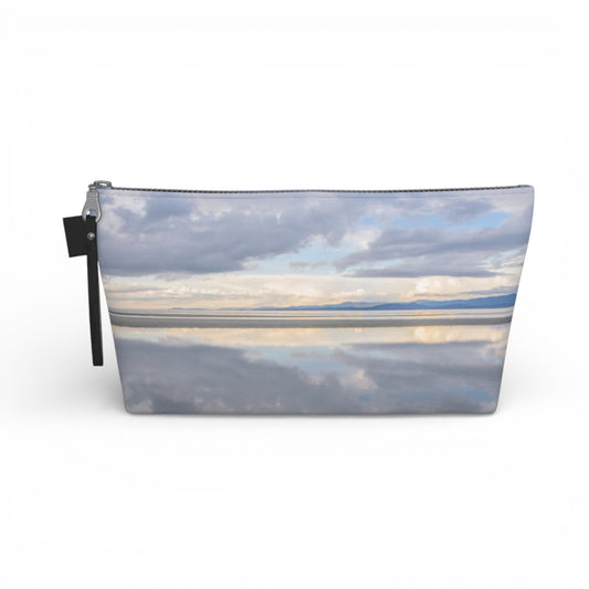 Light Language Parksville Beach Makeup Travel Bag: Enchanting Morning Coastal Landscape Cosmetic Case