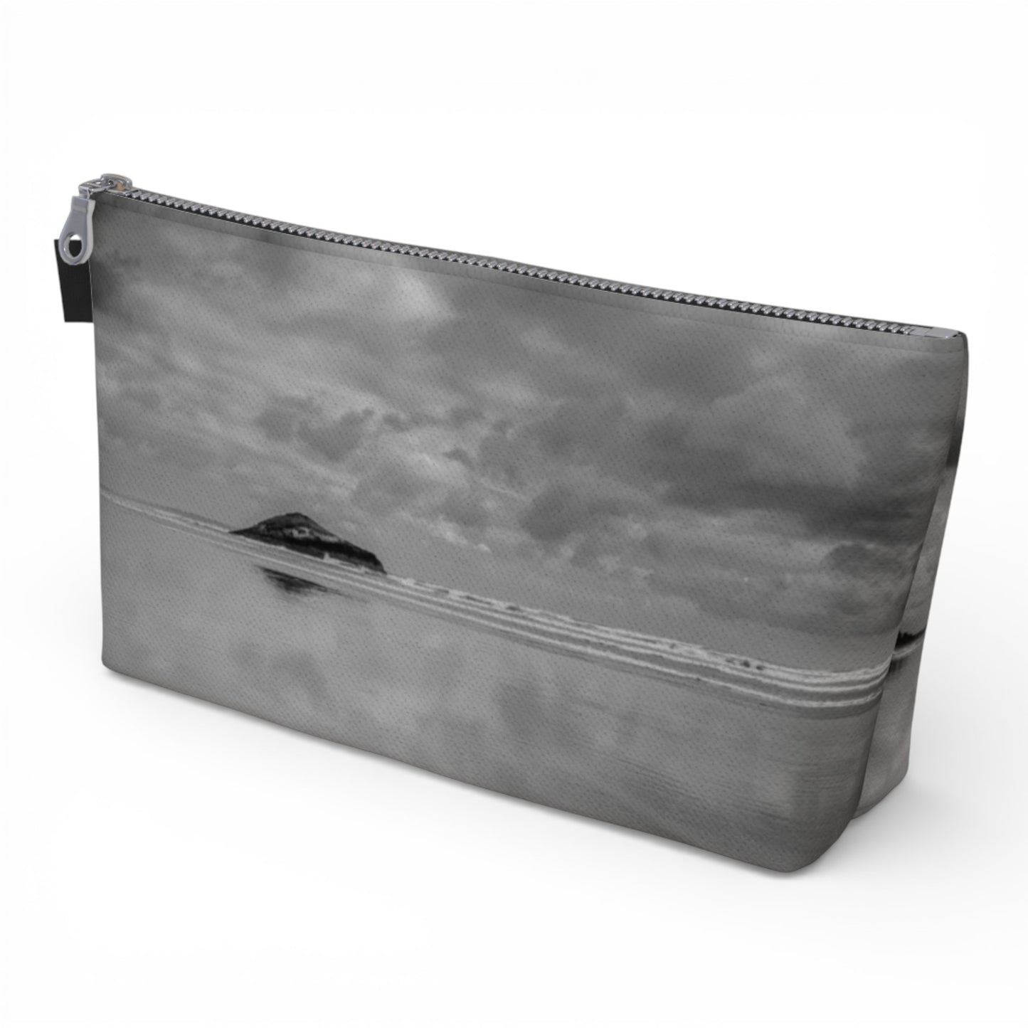 Long Beach Tofino Makeup Travel Bag: Captivating Coastal Landscape Cosmetic Case