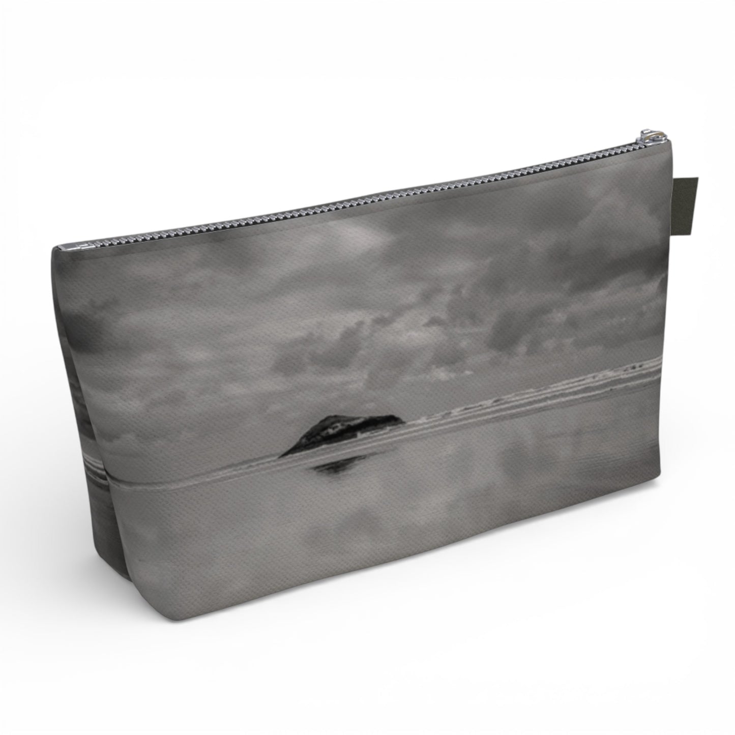 Long Beach Tofino Makeup Travel Bag: Captivating Coastal Landscape Cosmetic Case