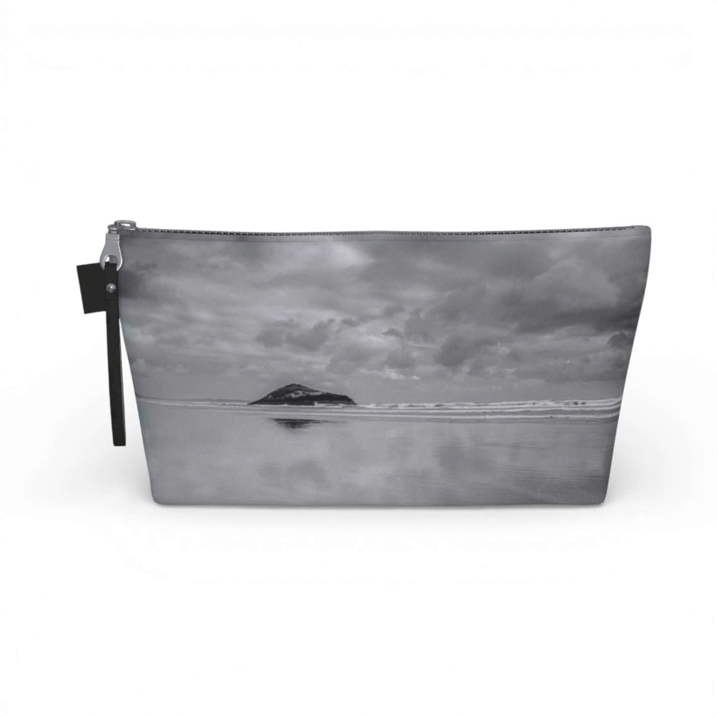 Long Beach Tofino Makeup Travel Bag: Captivating Coastal Landscape Cosmetic Case
