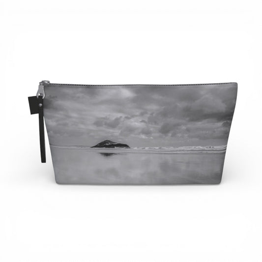 Long Beach Tofino Makeup Travel Bag: Captivating Coastal Landscape Cosmetic Case