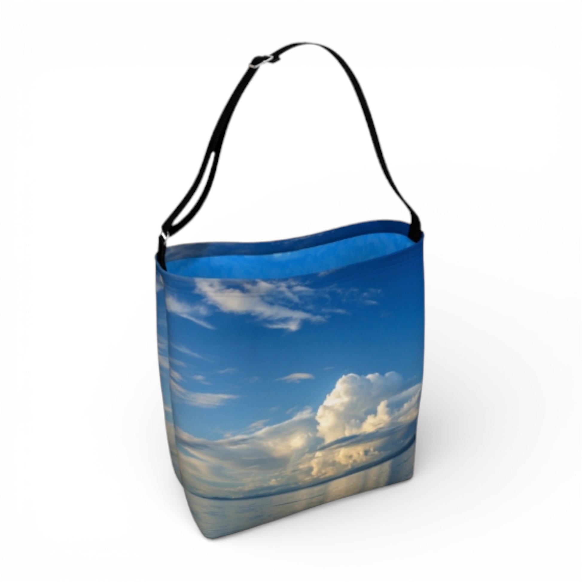 Ocean image on tote bag.