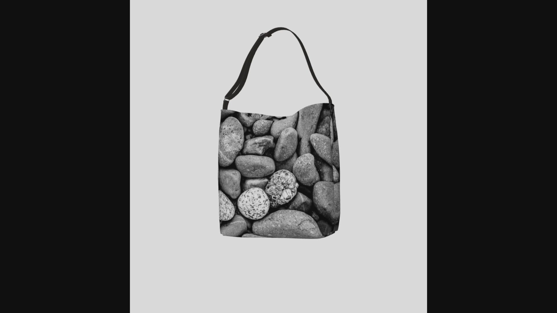 Video of the Beach Rocks day tote.