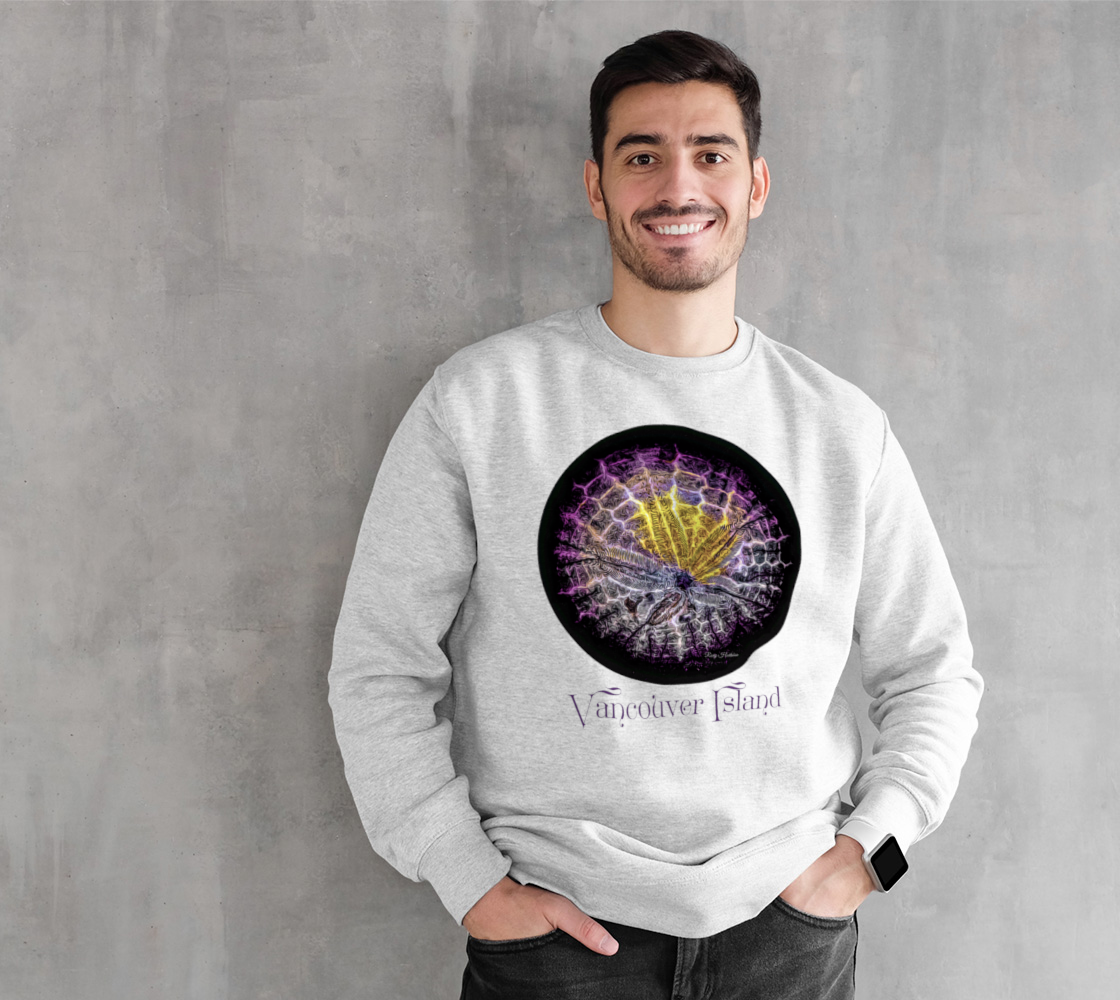 Spotlight Sand Dollar Vancouver Island Crewneck Sweatshirt What’s better than a super cozy sweatshirt? A super cozy sweatshirt from Van Isle Goddess!  Super cozy unisex sweatshirt for those chilly days.  Excellent for men or women.   Fit is roomy and comfortable. 