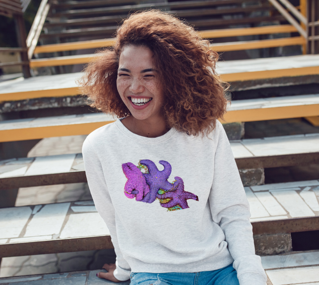 Starfish Cluster Crewneck Sweatshirt What’s better than a super cozy sweatshirt? A super cozy sweatshirt from Van Isle Goddess!  Super cozy unisex sweatshirt for those chilly days.  Excellent for men or women.   Fit is roomy and comfortable. 